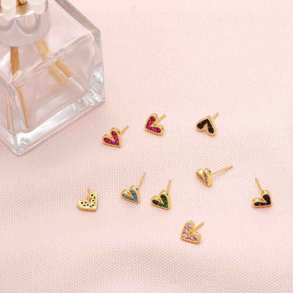 Mini Amora Heart Studs